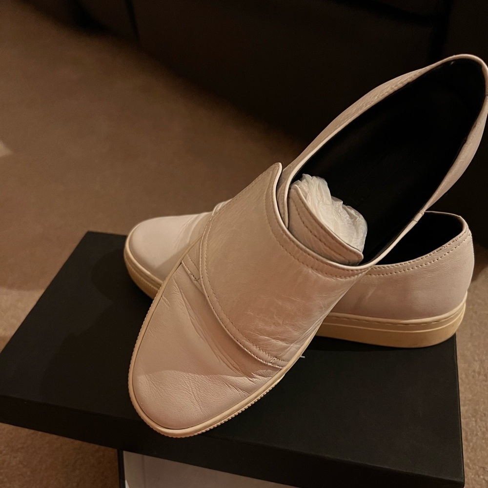 90% NEW Comfort shoes! Made in Italy.